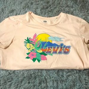 Levi’s Pink Tee